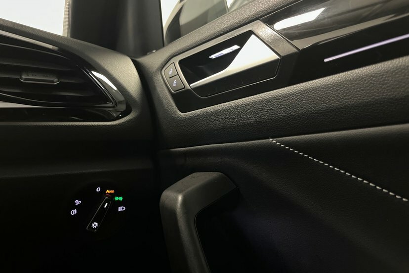 Volkswagen T-Roc 1L Active White #25