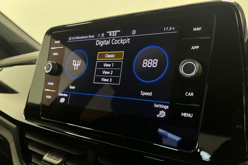 Volkswagen T-Roc 1L Active White #19