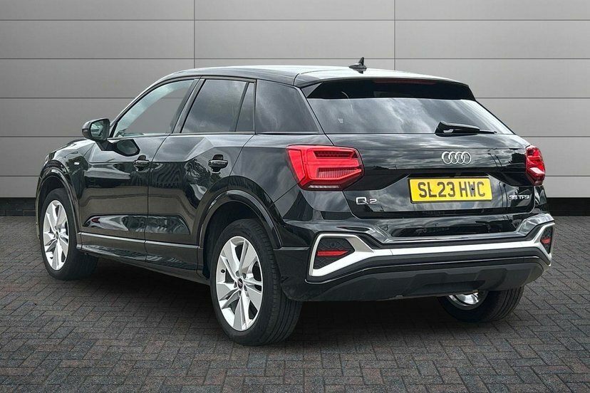 Audi Q2 1.5 Tfsi Cod 35 S Line Suv S Tronic 15 Black #3