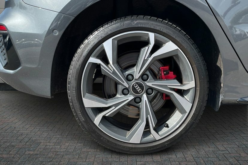 Audi A3 1.4 Tfsie 45 S Line Competition Sportback Petr BJ22LWH Grey #5