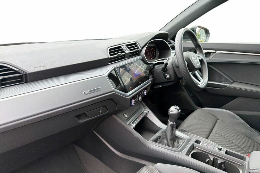 Audi Q3 1.5 Tfsi Cod 35 S Line Suv 150 Black #2