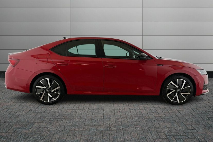 Skoda Octavia Octavia Hatch Sportline 1.5 Tsi 150 Ps 6G Man Red #4
