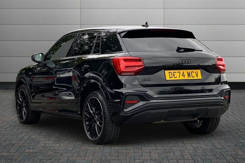 Audi Q2 1.5 Tfsi Cod 35 Black Edition Suv S Tro Black #3