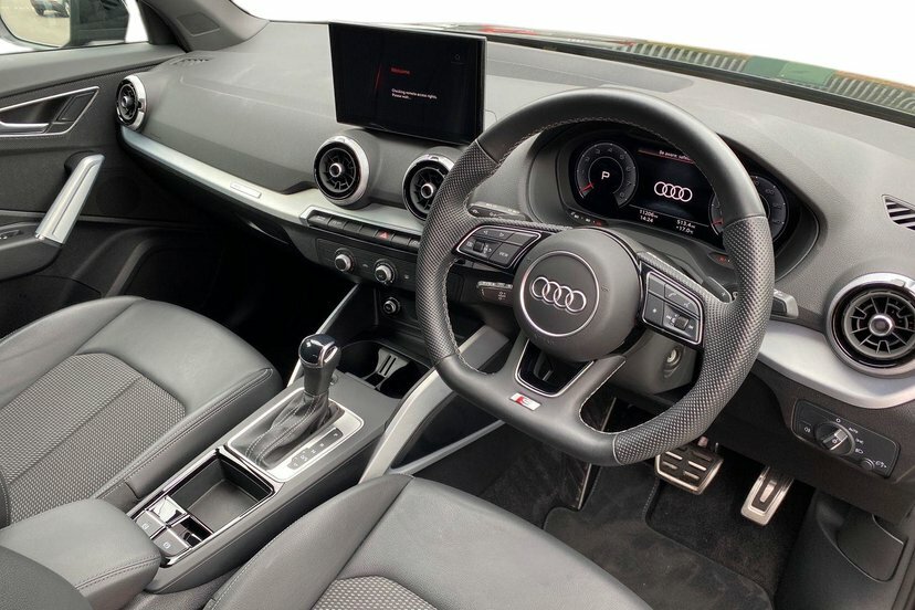Audi Q2 1.5 Tfsi Cod 35 Black Edition Suv S Tro Black #6