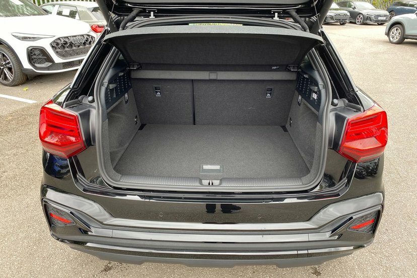 Audi Q2 35 Tfsi Black Edition S Tronic Tech Pro Black #12