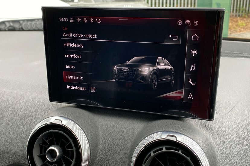 Audi Q2 35 Tfsi Black Edition S Tronic Tech Pro Black #19