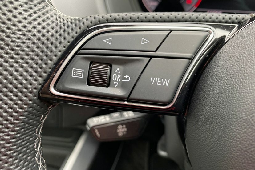 Audi Q2 35 Tfsi Black Edition S Tronic Tech Pro Black #33