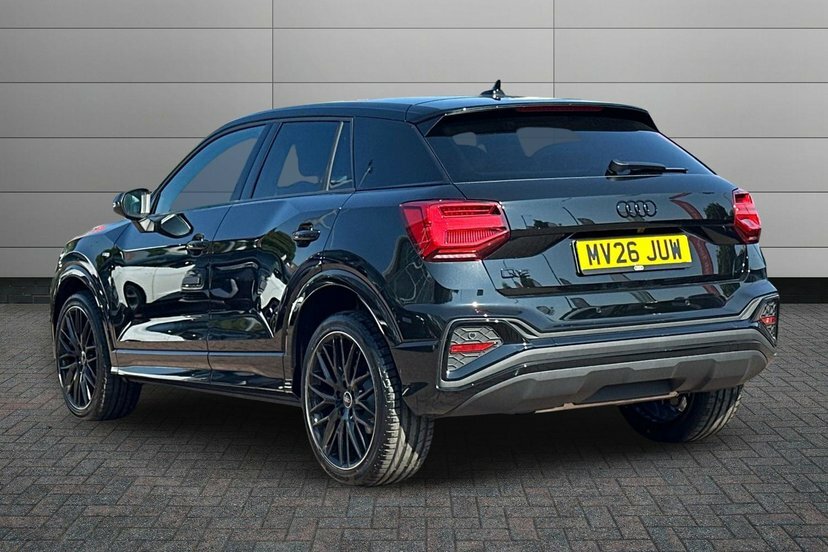 Audi Q2 1.5 Tfsi Cod 35 Black Edition Suv S Tro Black #3