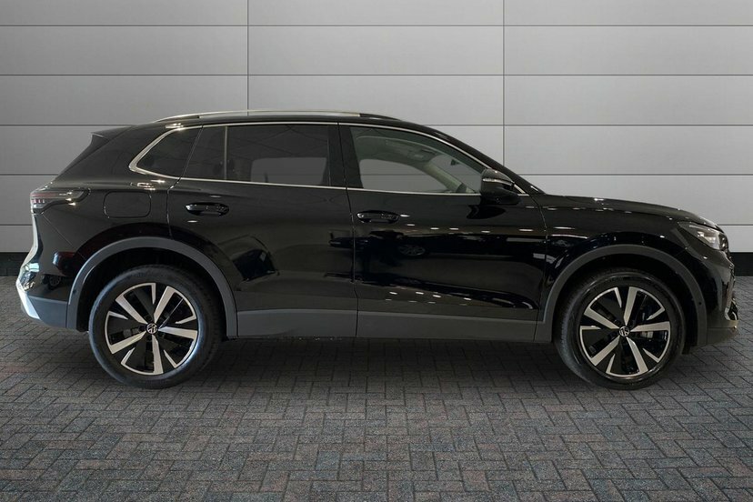 Volkswagen Tiguan 1.5 Tsi Ehybrid 19.7Kwh Elegance Suv Pl LL26ZWN Black #4