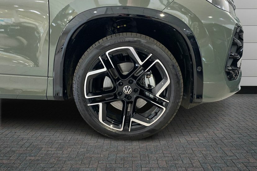 Volkswagen Tayron 1.5 Etsi Mhev R-line Suv Hybrid Dsg 15 Green #5