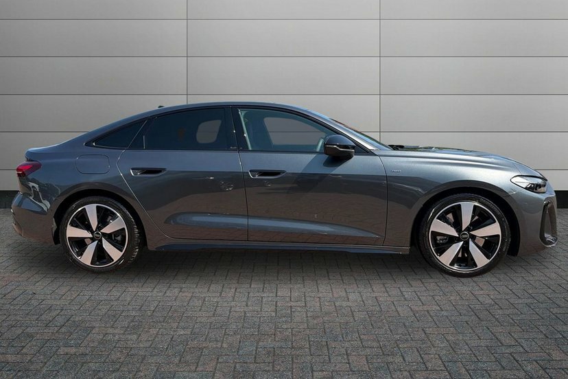 Audi A5 2.0 E-hybrid 25.9Kwh Black Edition Saloon Petr Grey #4