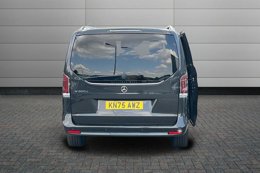 Mercedes-Benz V Class V 300 D Premium Extra Long Black #12