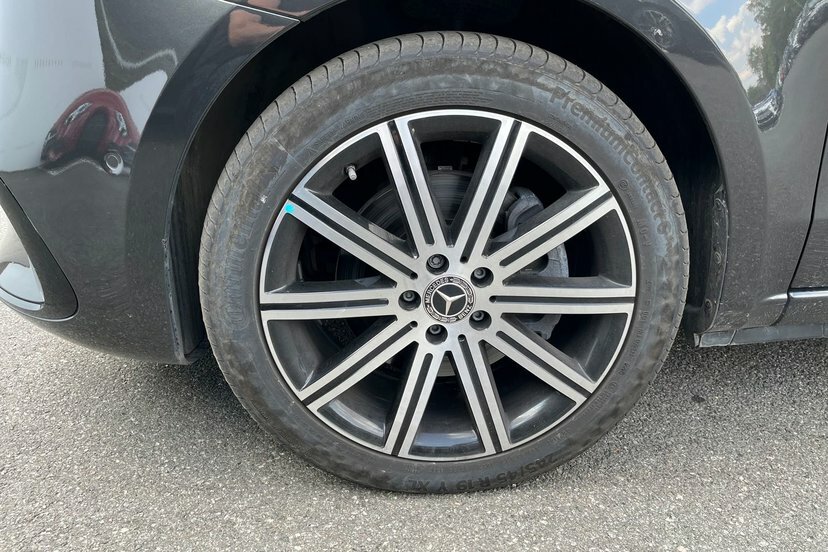 Mercedes-Benz V Class V 300 D Premium Extra Long Black #14