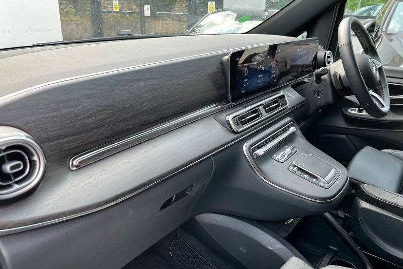 Mercedes-Benz V Class V 300 D Premium Extra Long Black #32