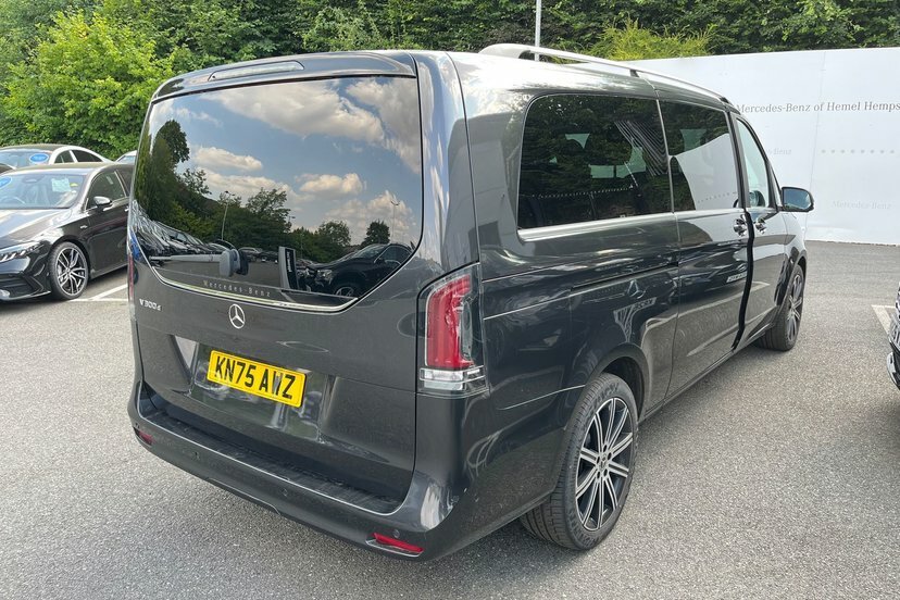 Mercedes-Benz V Class V 300 D Premium Extra Long Black #24