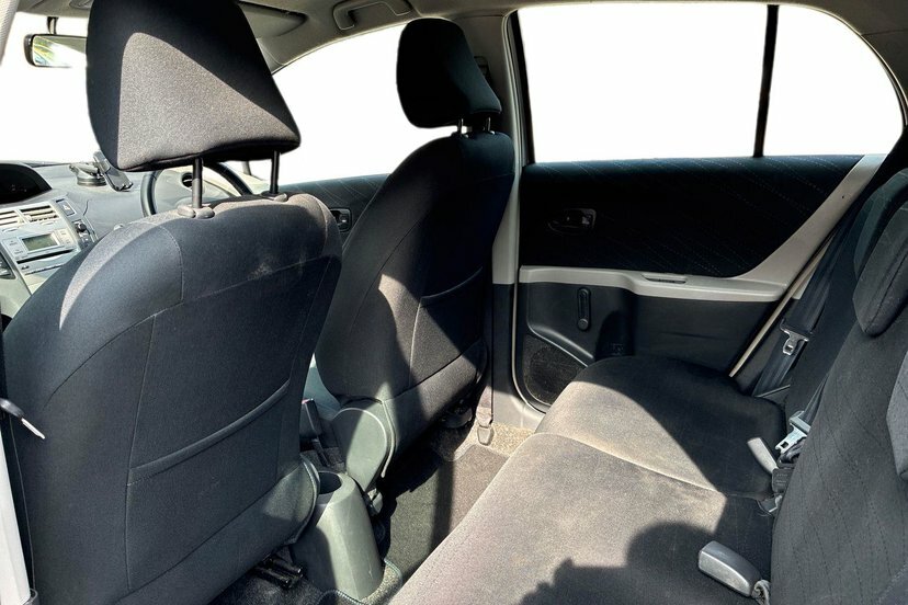Toyota Yaris Hatchback Grey #12