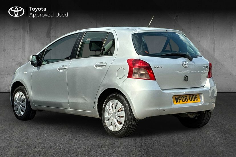 Toyota Yaris Hatchback Grey #4