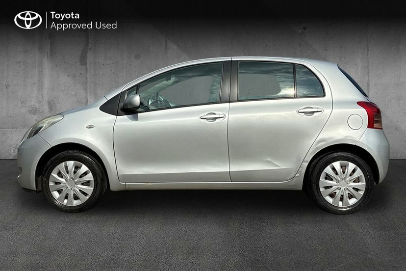 Toyota Yaris Hatchback Grey #17