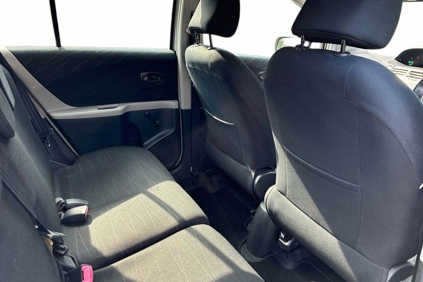 Toyota Yaris Hatchback Grey #13