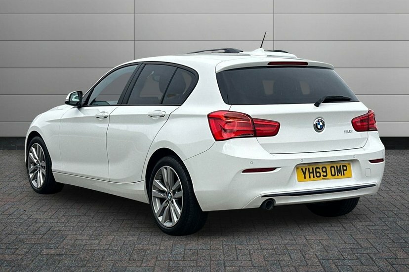BMW 1 Series 1.5 118I Sport YH69OMP #3