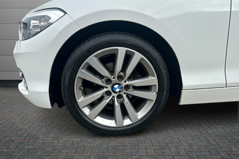 BMW 1 Series 1.5 118I Sport YH69OMP #5