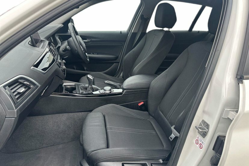 BMW 1 Series 1.5 118I Sport YH69OMP #2