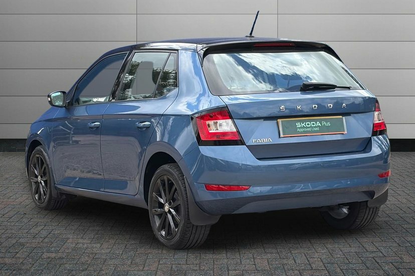 Skoda Fabia 1.0 Tsi Colour Edition Hatchback GK71OOA Blue #3