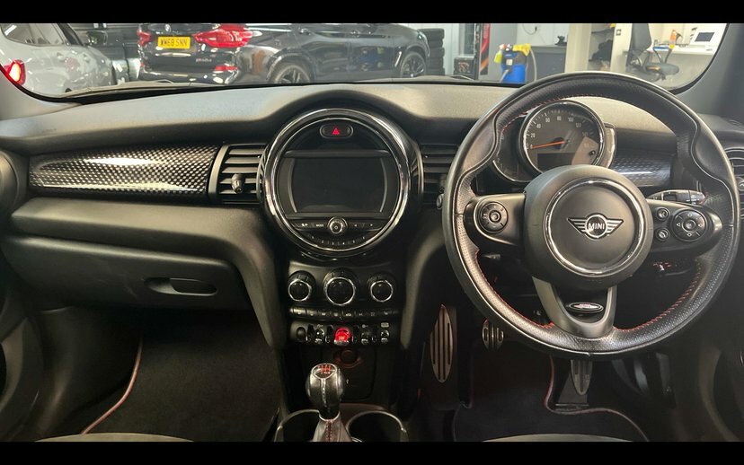 Mini Hatch 5-Door Hatch Cooper S Sport AY19HYS Black #4