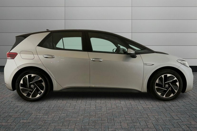 Volkswagen ID.3 Pro Performance 58Kwh Life Hatchback Black #4