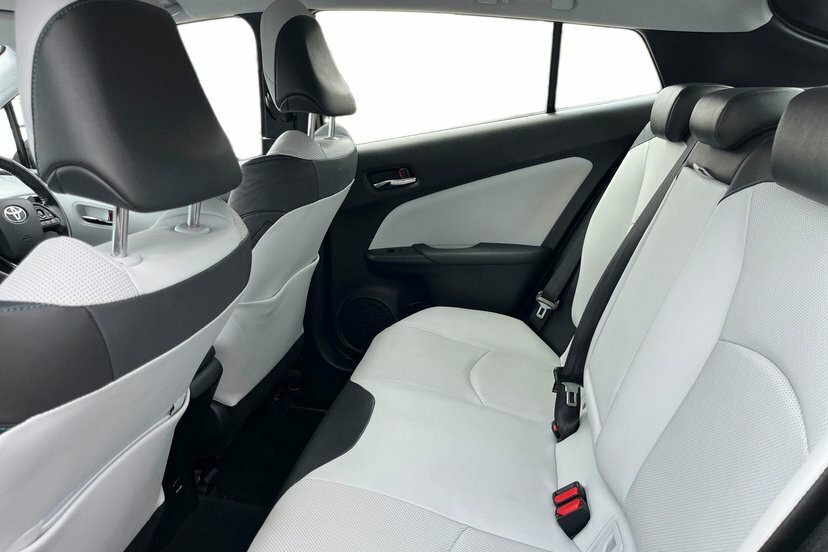 Toyota Prius Silver #10