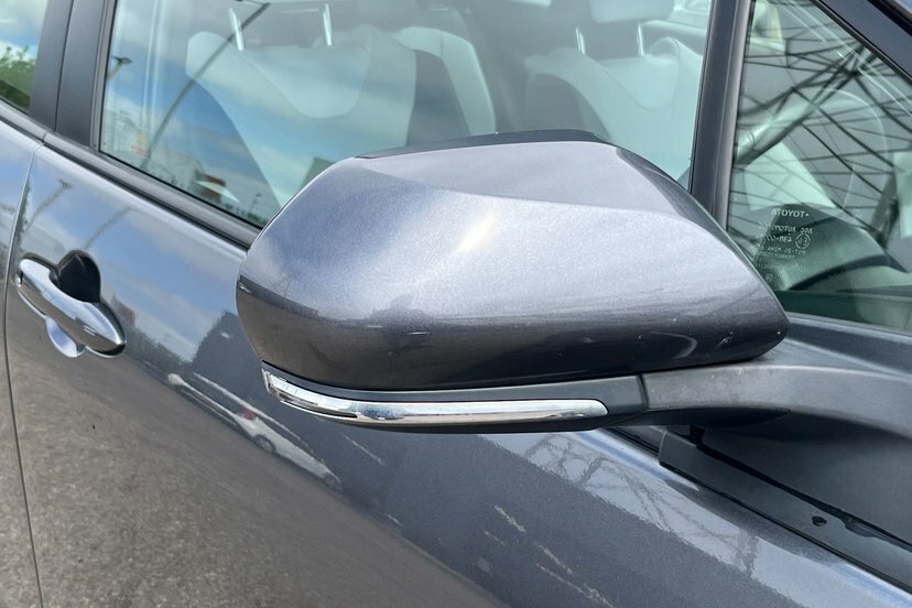 Toyota Prius Silver #15