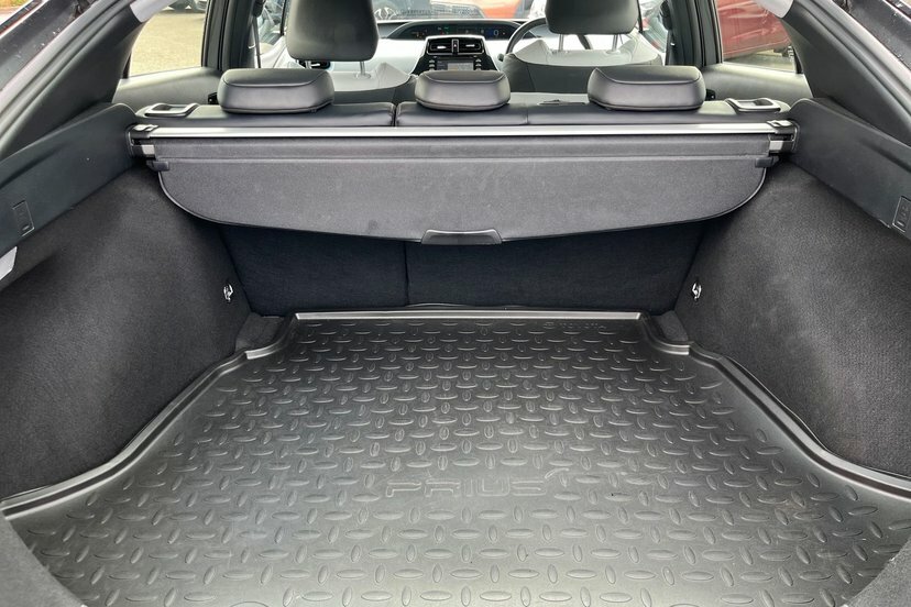 Toyota Prius Silver #9