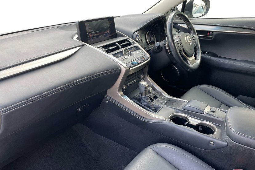 Lexus NX 2.5 300H Suv Hybrid E-cvt 4Wd 197 Ps White #2