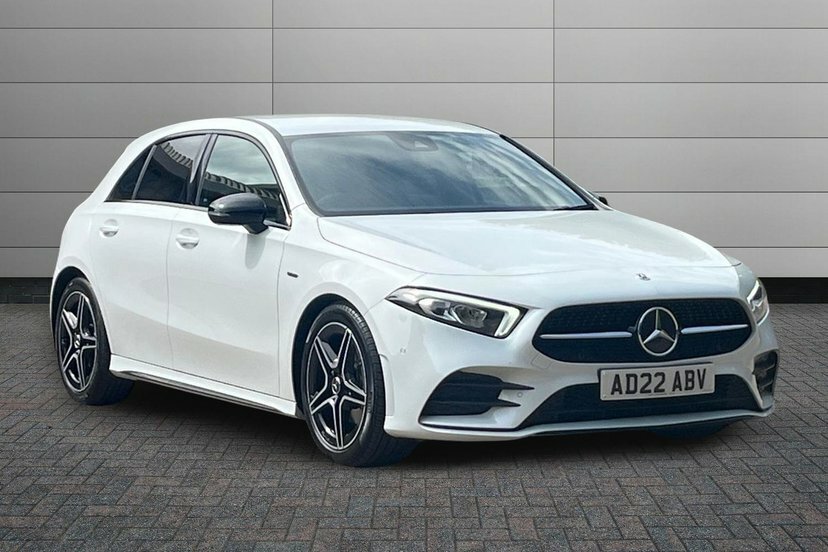 Mercedes-Benz A Class 1.3 A200 Amg Line Edition Executive Hatchback White