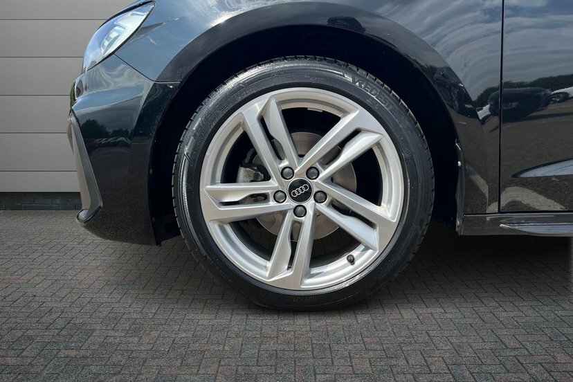Audi A1 1.5 Tfsi 35 S Line Sportback S Tronic Black #5