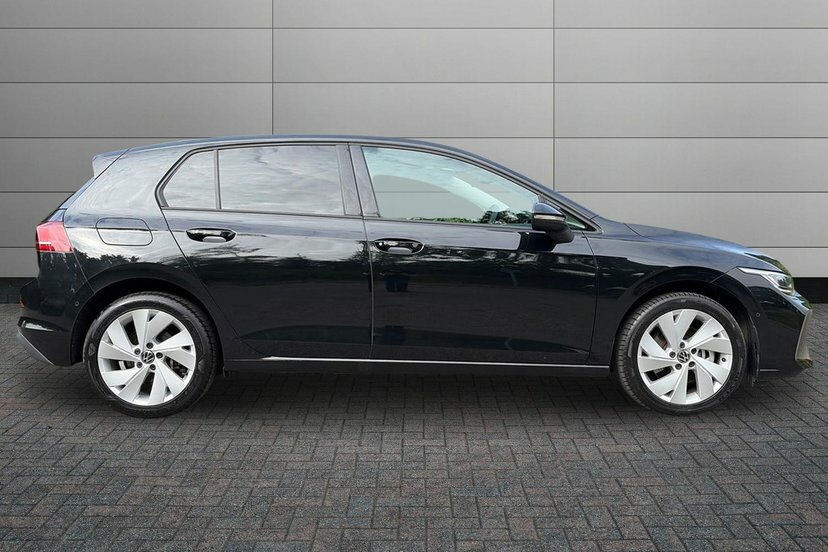 Volkswagen e-Golf 1.5 Tsi Ehybrid 19.7Kwh Match Hatchback Black #4