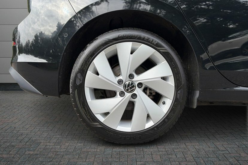 Volkswagen e-Golf 1.5 Tsi Ehybrid 19.7Kwh Match Hatchback Black #5