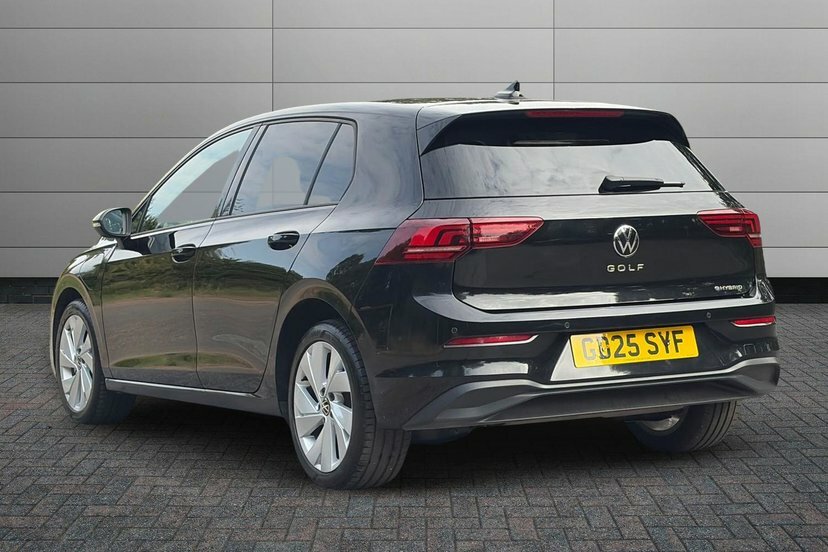 Volkswagen e-Golf 1.5 Tsi Ehybrid 19.7Kwh Match Hatchback Black #3