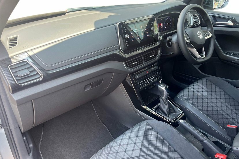Volkswagen T-Cross 1.0 Tsi Black Edition Suv Dsg 115 Ps Silver #2