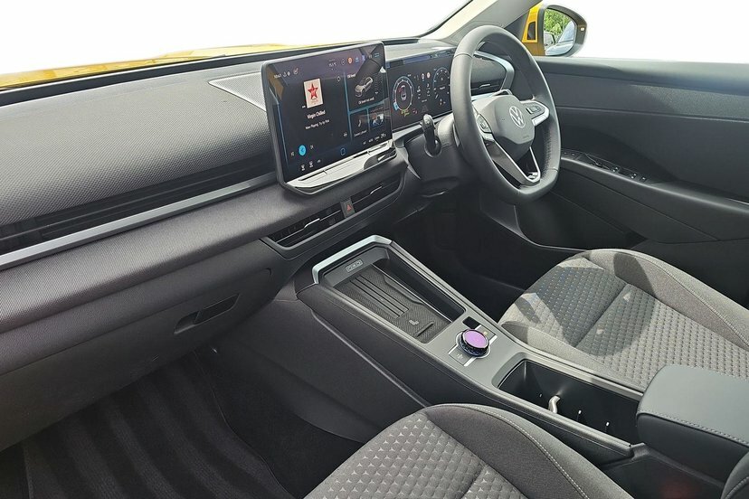 Volkswagen T-Roc 1.5 Etsi Mhev Life Suv Hybrid Dsg 116 Yellow #2
