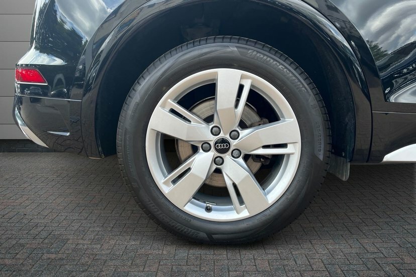 Audi Q5 2.0 Tfsie 50 S Line Suv Plug-in Hybrid Black #5