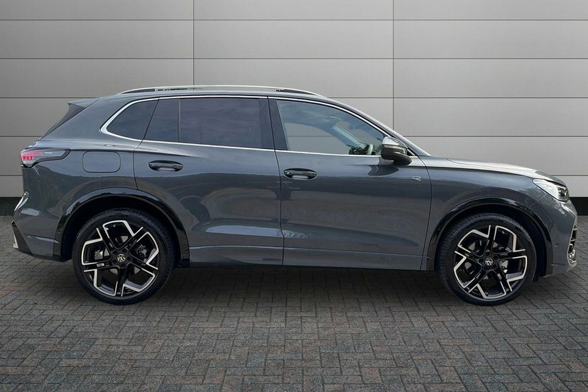 Volkswagen Tiguan 1.5 Etsi Mhev R-line Suv Hybrid Dsg 15 AE26UOD Grey #4