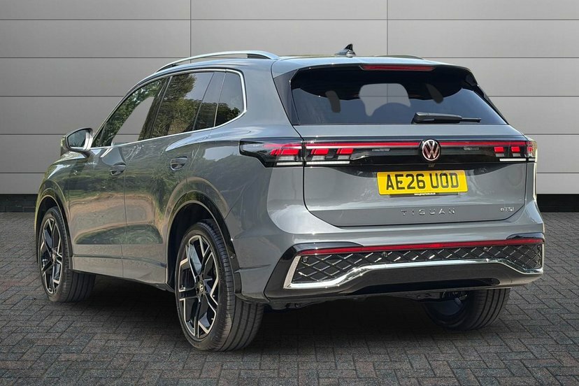 Volkswagen Tiguan 1.5 Etsi Mhev R-line Suv Hybrid Dsg 15 AE26UOD Grey #3