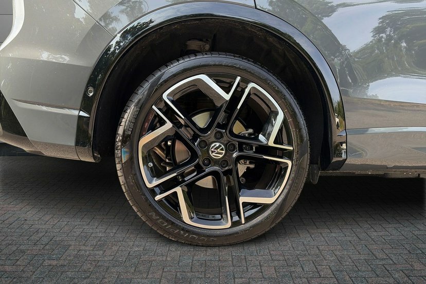 Volkswagen Tiguan 1.5 Etsi Mhev R-line Suv Hybrid Dsg 15 AE26UOD Grey #5