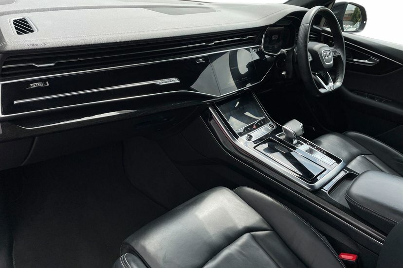 Audi Q8 3.0 Tfsi V6 55 Black Edition Suv Tiptro Black #2