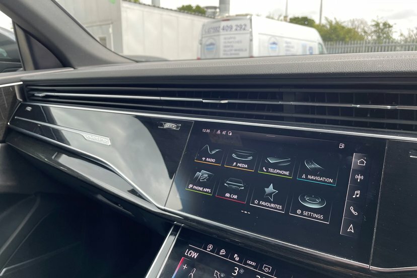 Audi Q8 S Tfsi Quattro Black Edition Black #13