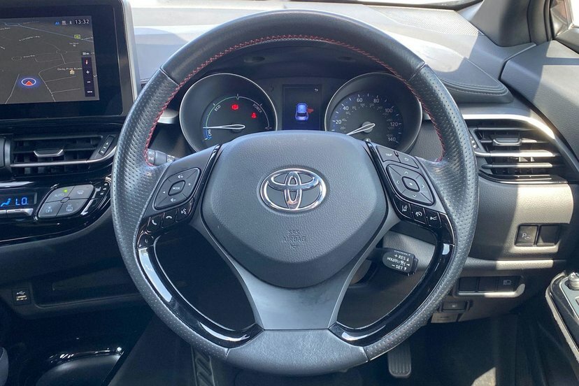Toyota C-Hr Excel White #8