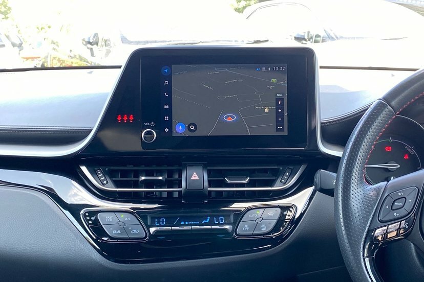 Toyota C-Hr Excel White #7