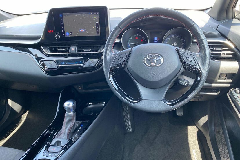 Toyota C-Hr Excel White #6