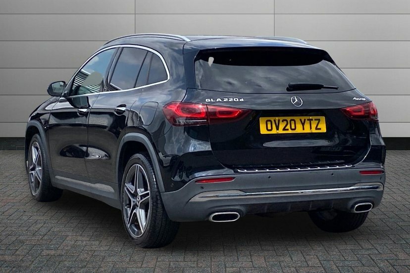 Mercedes-Benz GLA Class 2.0 Gla220d Amg Line Premium Suv 8G-d Black #2